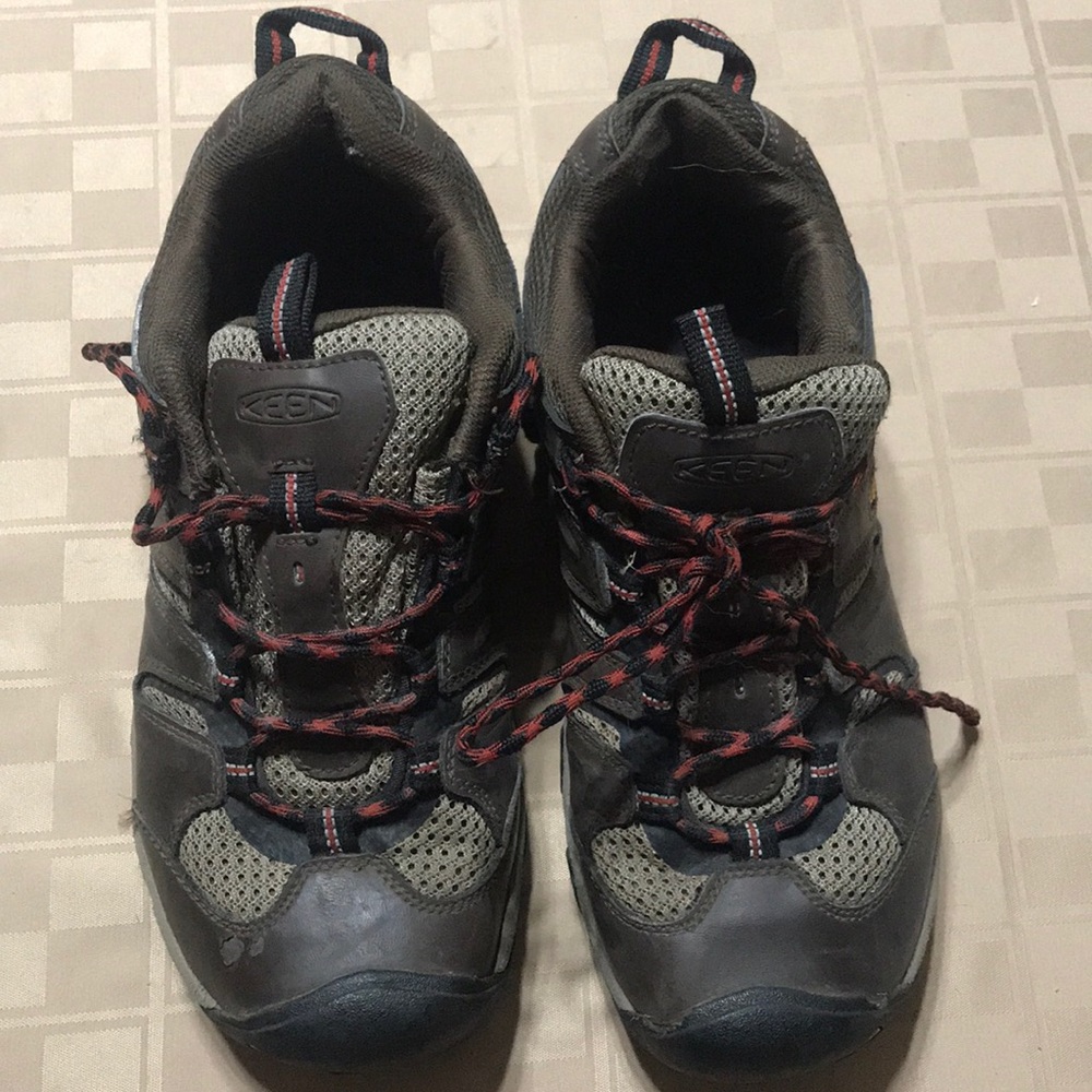 Size 10 keen hiking‎ shoe brown